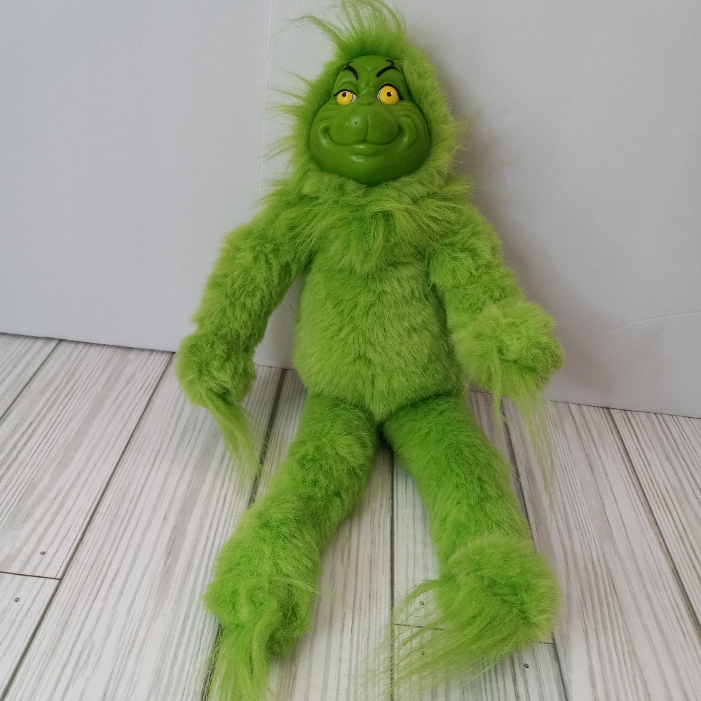 Vintage 2000s Universal Studios How The Grinch Stole Christmas Singing Plush